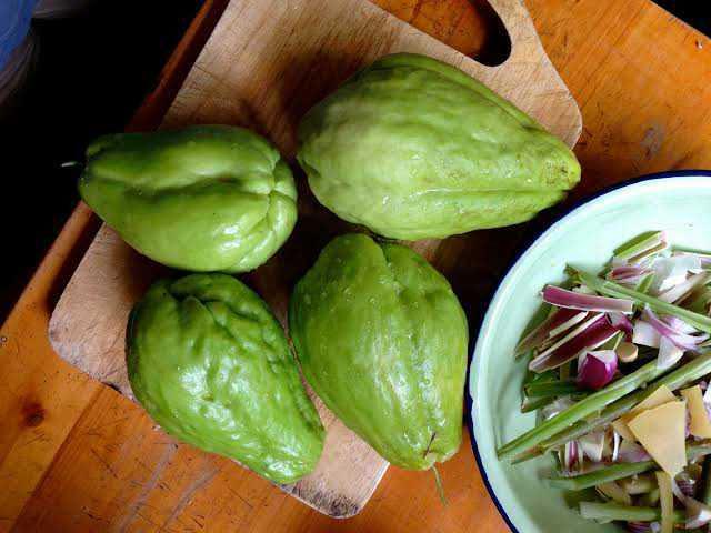 5 Tips Membersihkan Labu Siam dari Getah yang Membandel