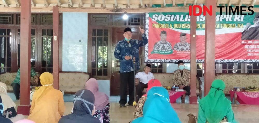 Sosialisasi 4 pilar anggota MPR RI, HM. Idham Samawi di Desa Gadingharjo, Sanden, Bantul, Minggu (27/9/2020)