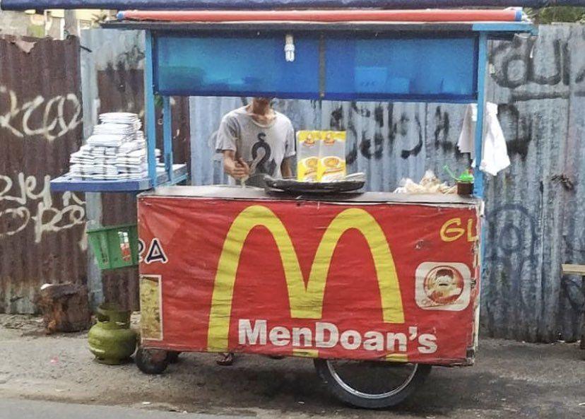 Ini 9 Potret Kocak Gerobak Para Pedagang di Indonesia