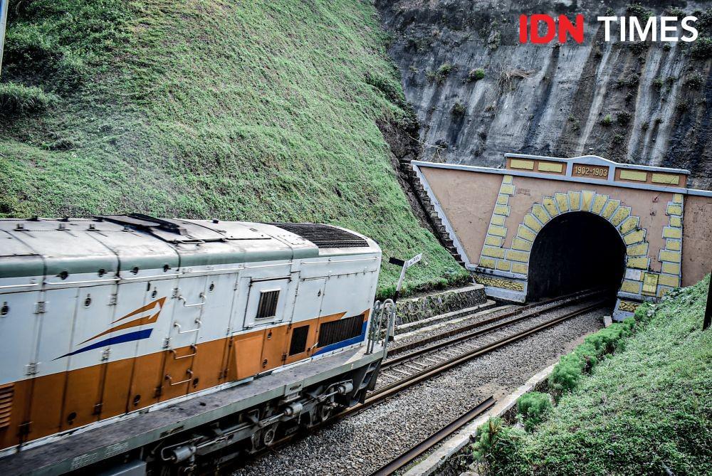 Menelusuri Terowongan Kereta Api Aktif Terpanjang di Indonesia