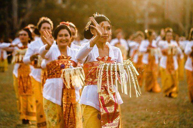 ilustrasi tari bali (pixabay.com/innokurnia)