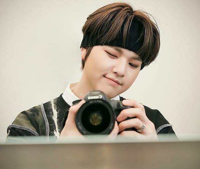 10 Potret Imut Dohyon, Si Maknae BAE173 yang Berulang Tahun ke-16