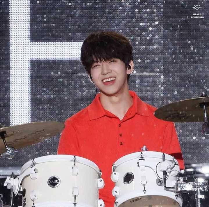 https://instagram.com/jyp_dowoon?igshid=hsa7ujl0sxtq
