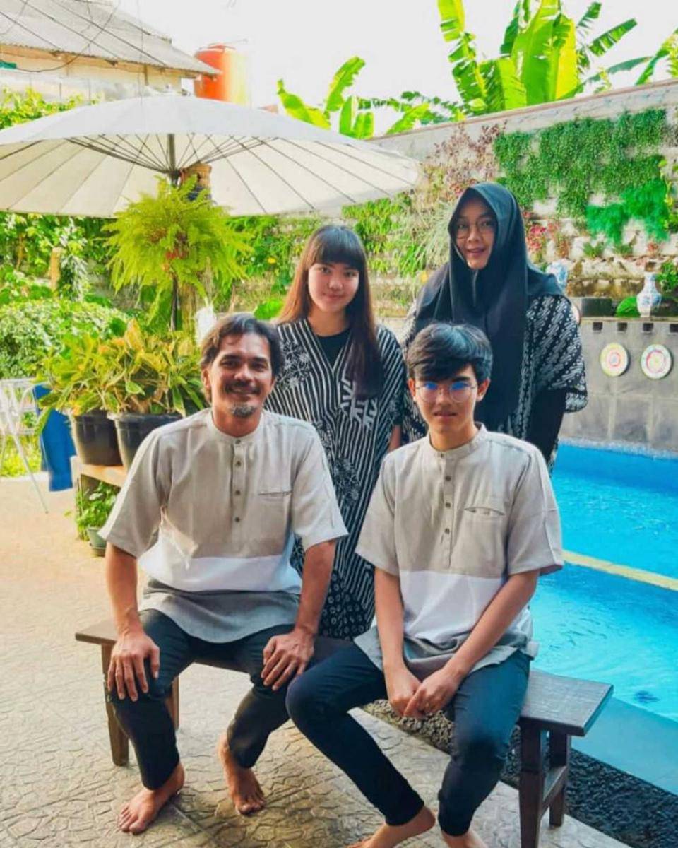 Instagram.com/rinagunawan74