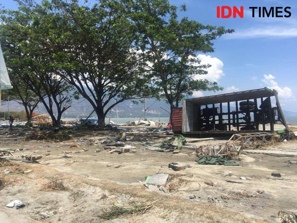 Keadaan Kota Palu, Sulawesi Tengah setelah terjadi Gempa dan Tsunami pada 28 September 2018 (IDN Times/Fitang Budhi Adhitia)