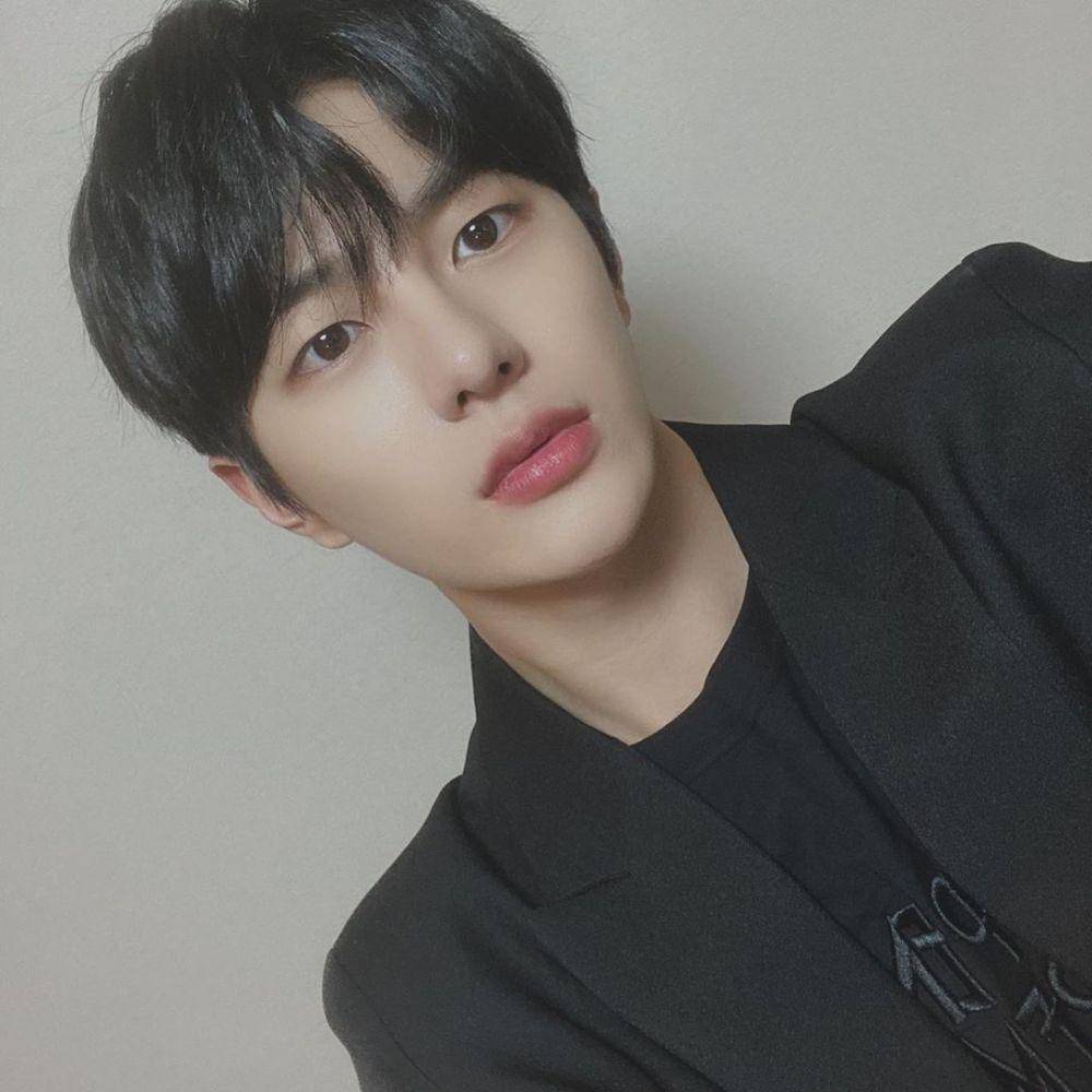 Instagram.com/bomin.goldenchild