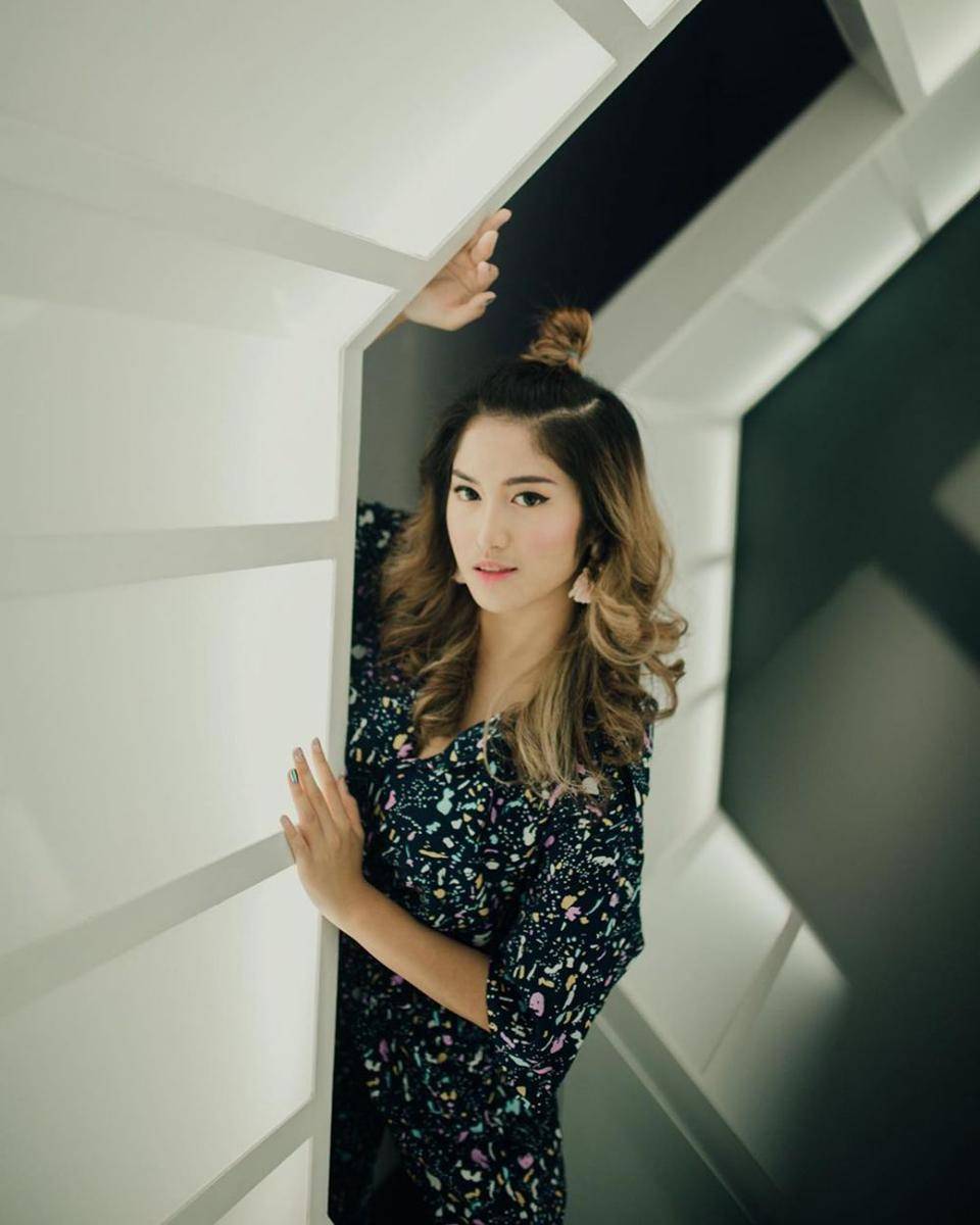 instagram.com/ochi24