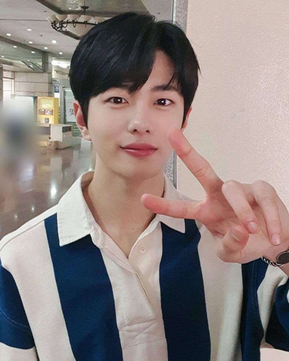 Instagram.com/bomin.goldenchild