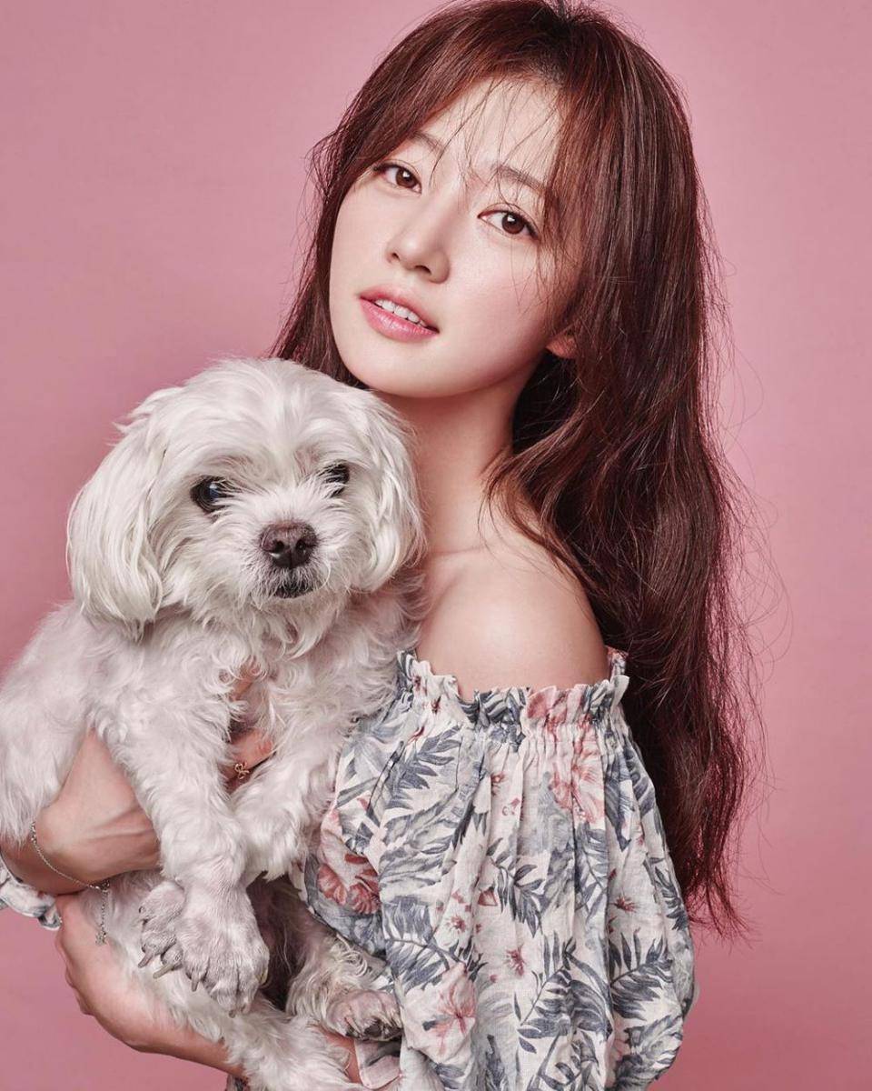 Instagram.com/hayoonsong1202