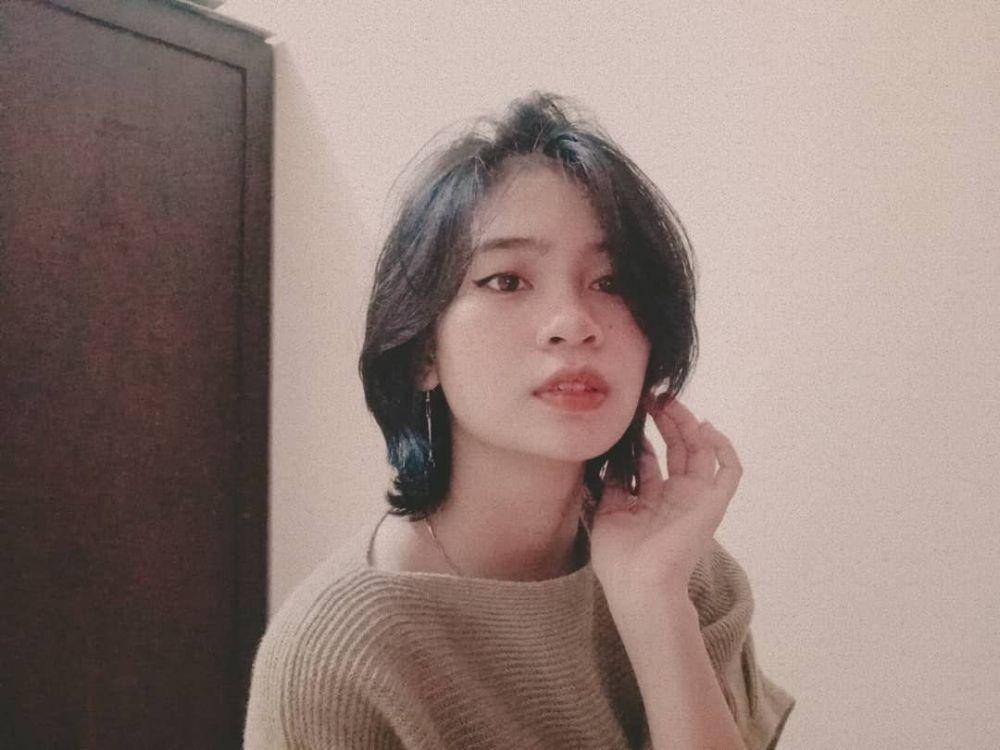 instagram.com/jkt48.flora