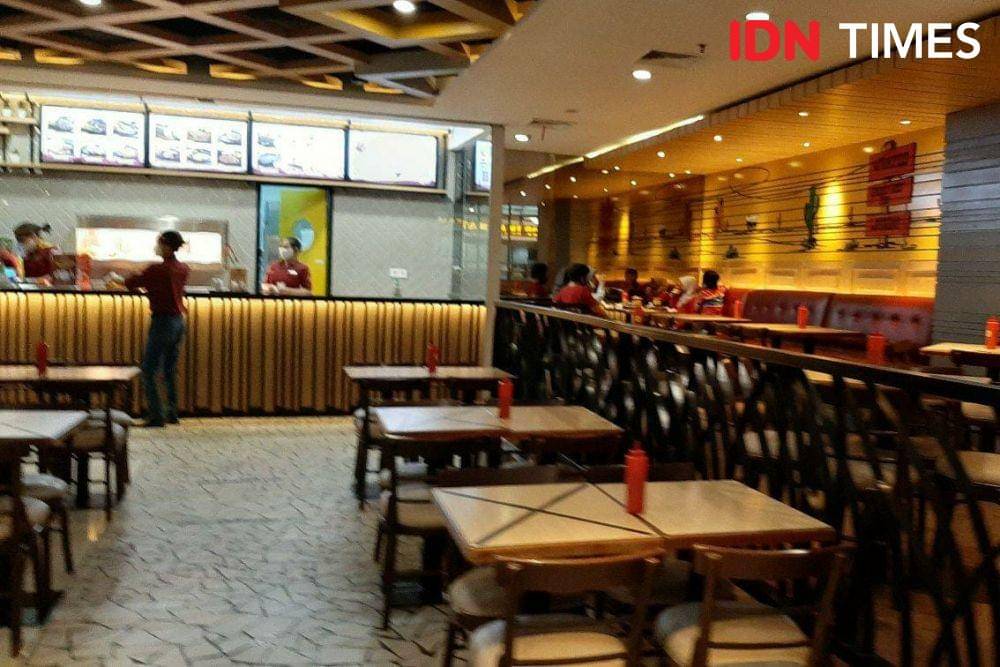 Ilustrasi Suasana Restoran (IDN Times/Besse Fadhilah)