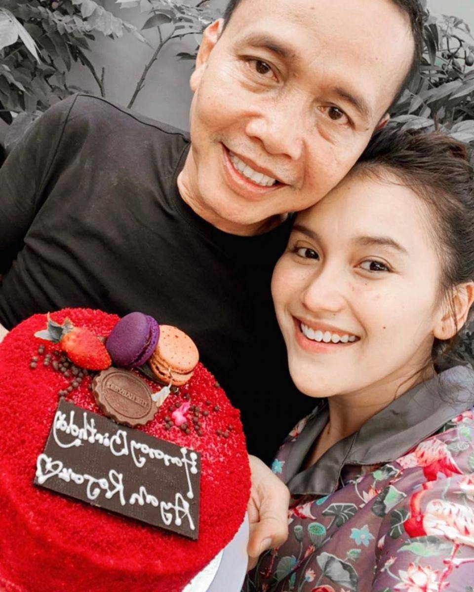 instagram.com/ayutingting92