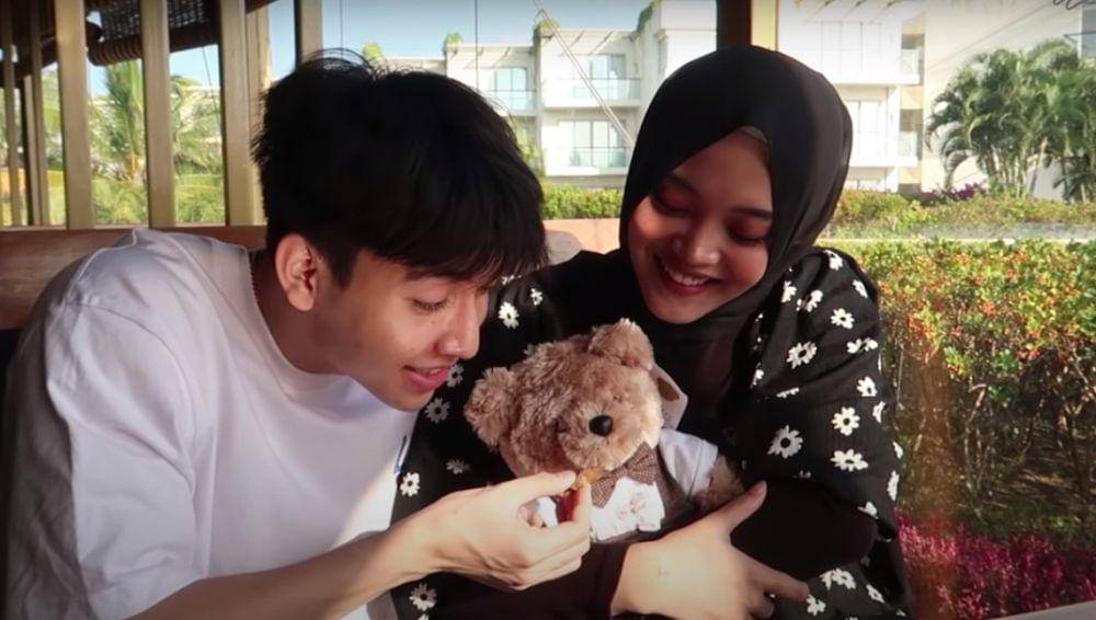 youtube.com/Putri Delina