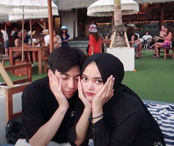 youtube.com/Putri Delina