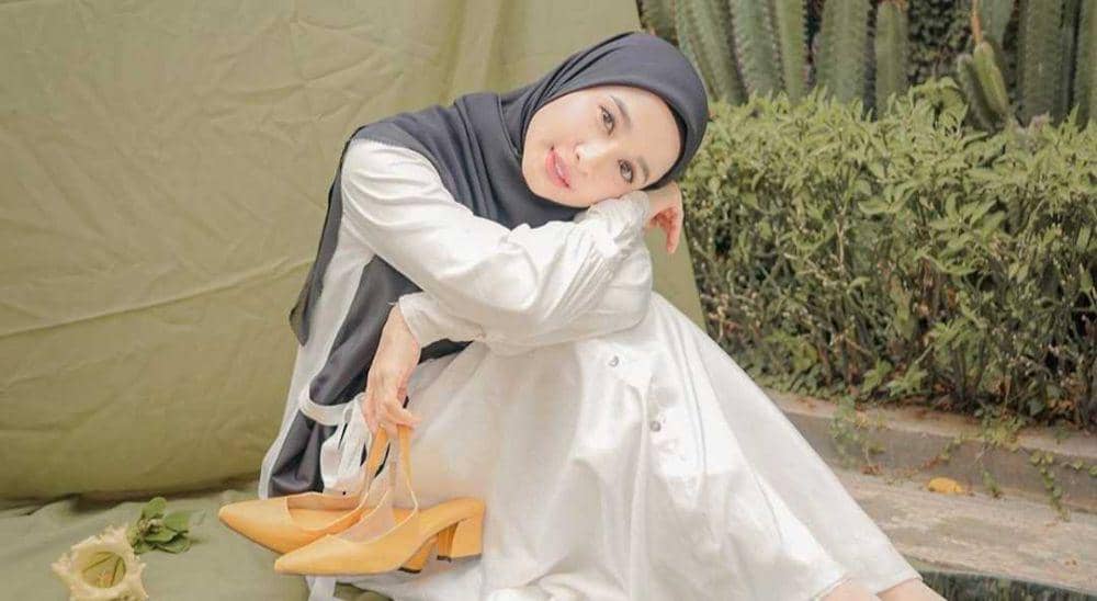 10 Gaya Menawan Laudya Cynthia Bella Saat Jadi Model Bisnis Sendiri