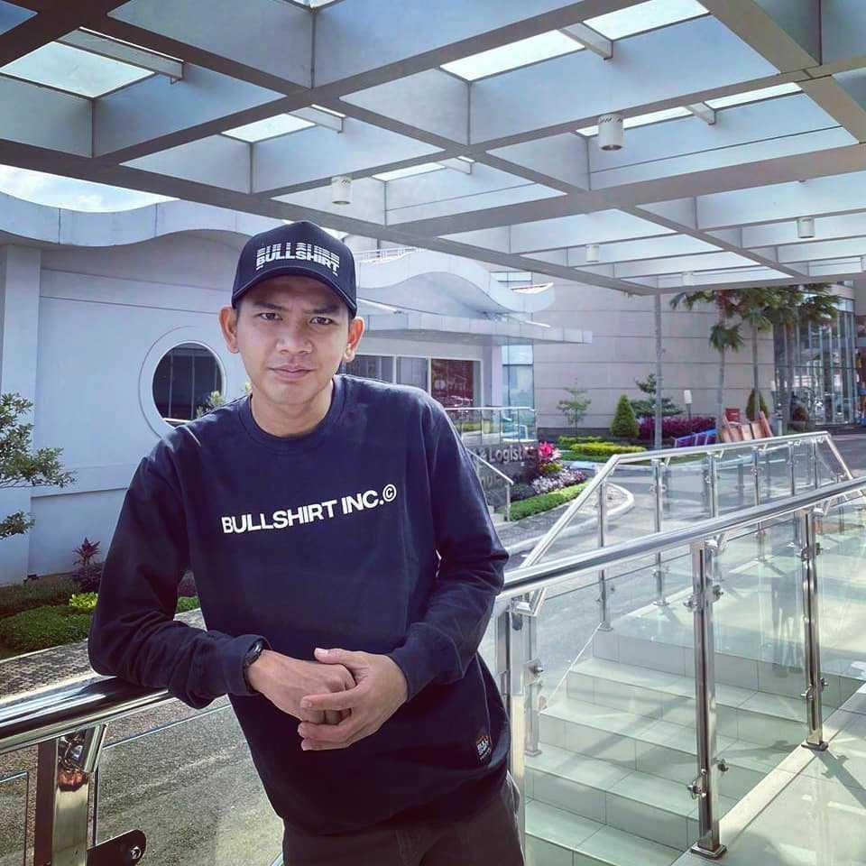 10 Potret Angga Putra yang Kini Eksis jadi Presenter, Makin Naik Daun!