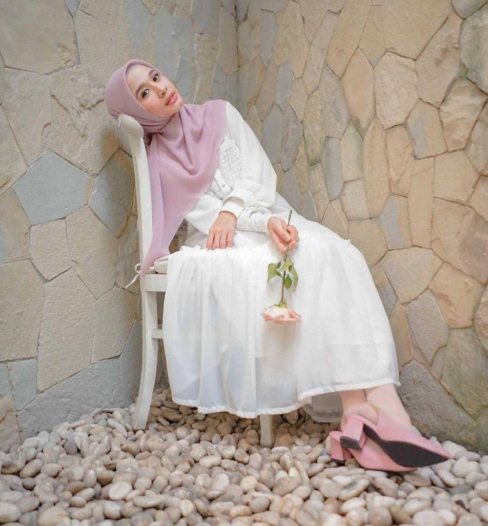 instagram.com/laudyacynthiabella