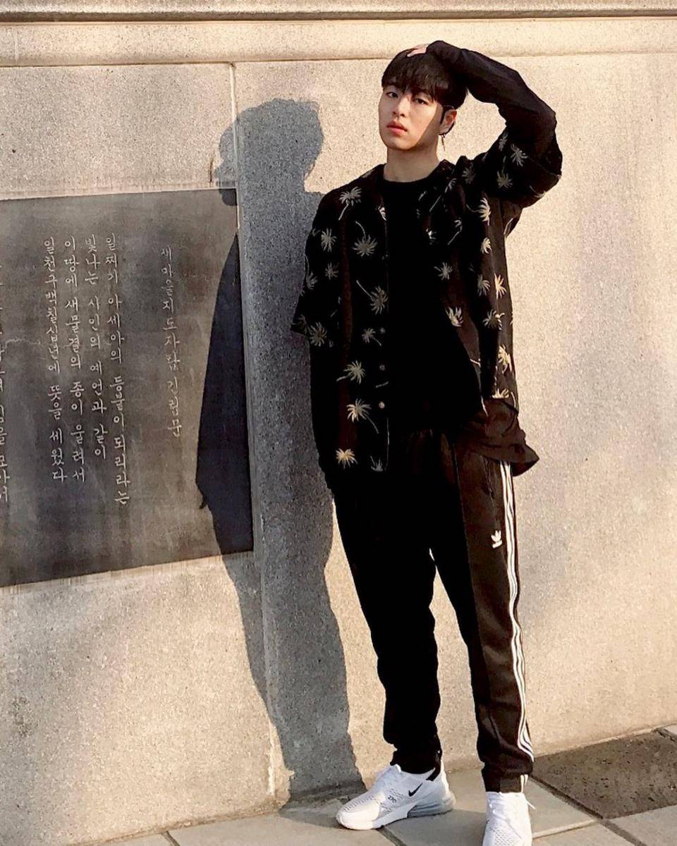 twitter.com/iKonThailand_