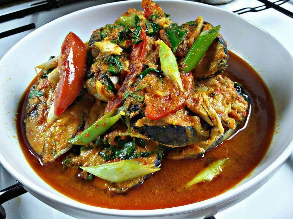 instagram.com/waroeng_mm