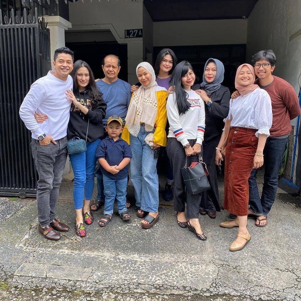 Adly Fairuz dan keluarga (instagram.com/adlyfayruz)