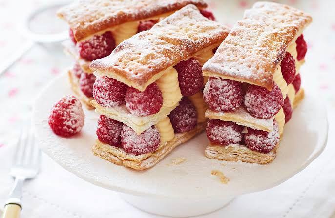 Cantik, 5 Ragam Kue Bertumpuk yang Bikin Mata Terpukau!