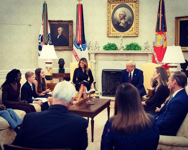Melania Trump Frustasi dengan Tradisi dan Kritik sebagai First Lady