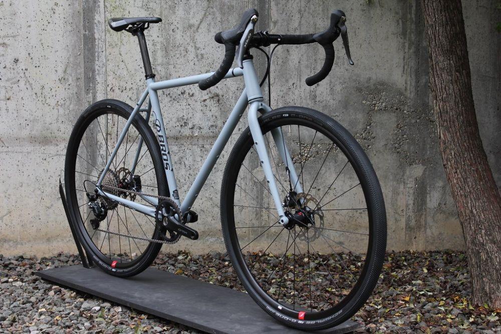 Mengenal Sepeda Gravel, Setangguh MTB Segesit Road Bike