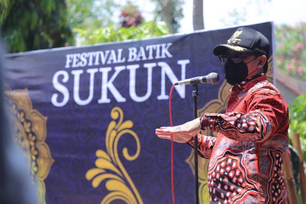 Batik sukun di Festival Batik Sukun, Kuburan Londo Malang