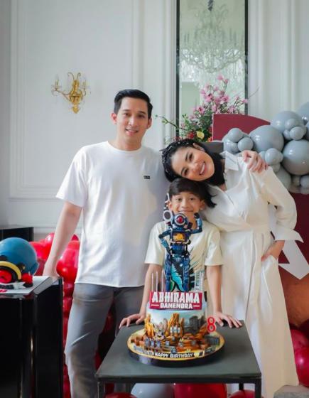 9 Momen Istimewa Perayaan Ultah Abhirama, Putra Sulung Nindy Ayunda