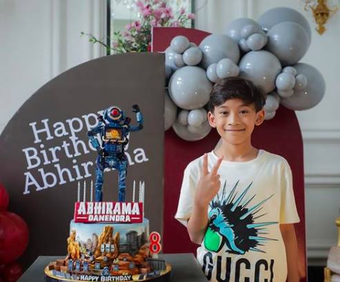 instagram.com/nindyparasadyharsono