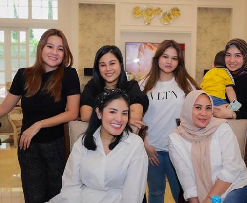 instagram.com/nindyparasadyharsono