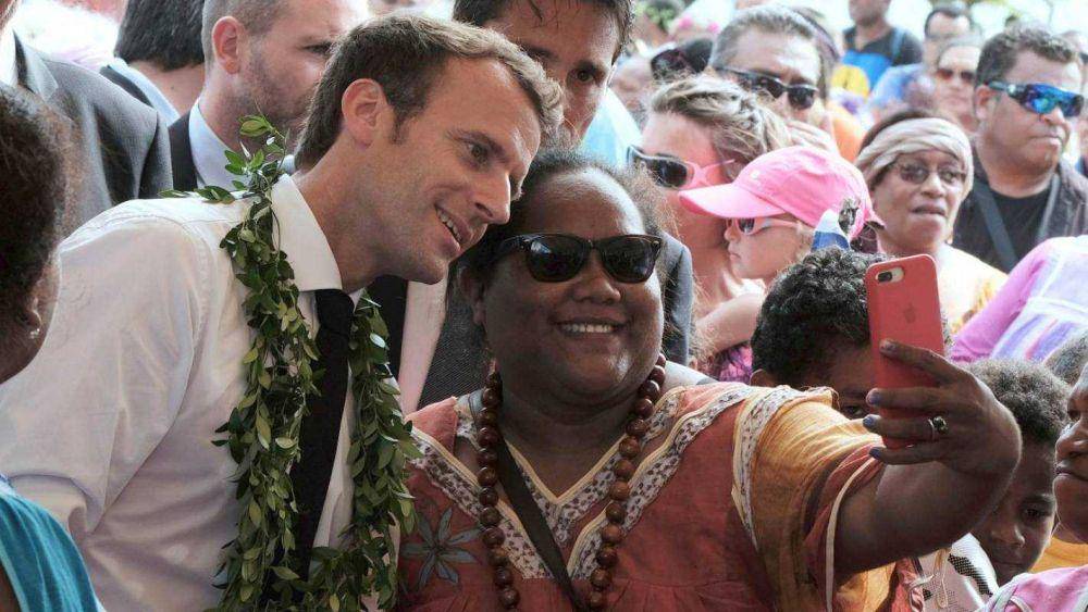 Presiden Perancis Emanuel Macron berkunjung ke New Caledonia pada referendum di tahun 2018 (twitter.com/Stuff)