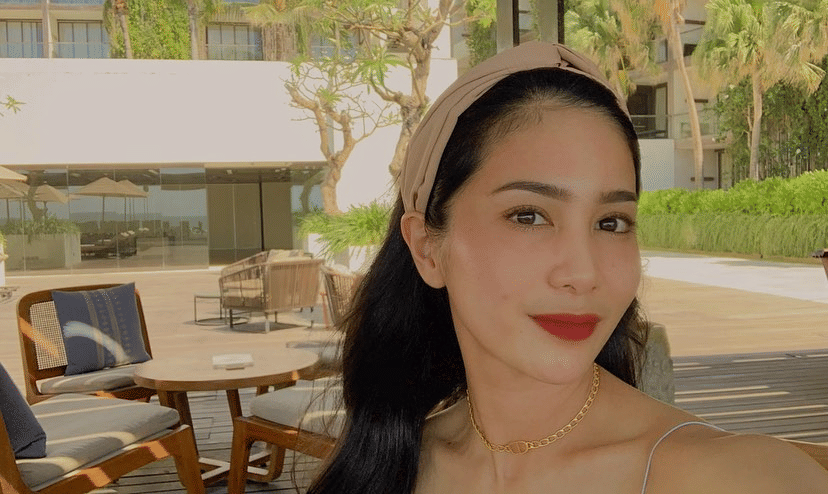 Mama Muda Hits, 10 Potret Bunga Zainal yang Kian Kece di Usia 33 Tahun