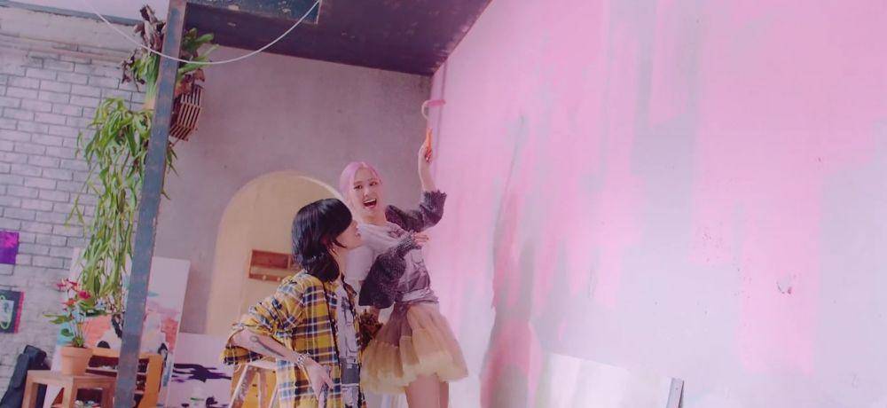 youtube.com/BLACKPINK