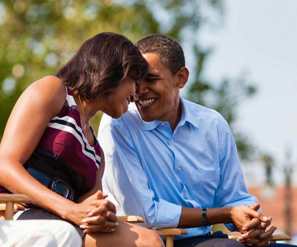 28 Tahun Menikah, 10 Potret Romantis Barack Obama dan Michelle Obama