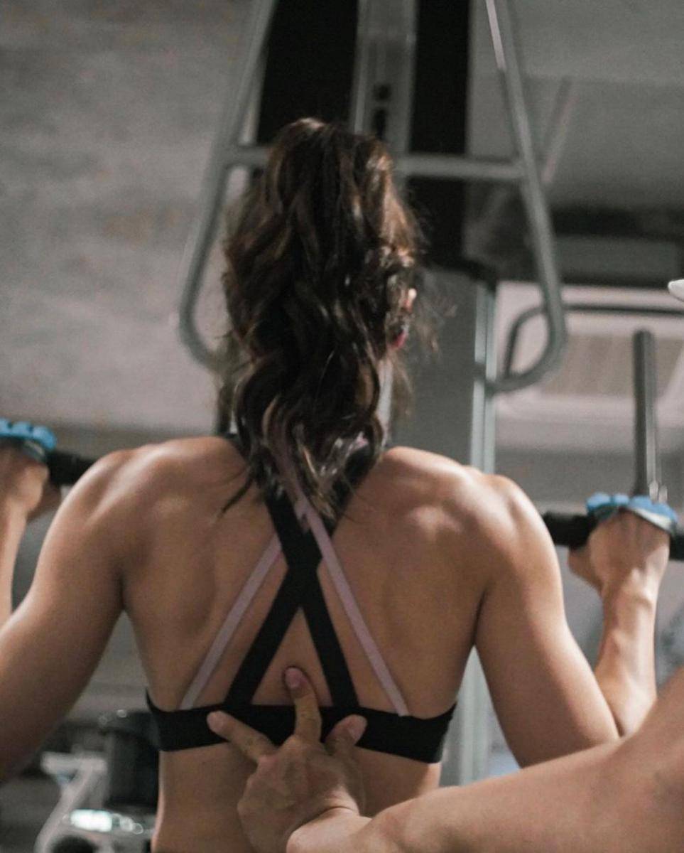 instagram.com/pevpearce