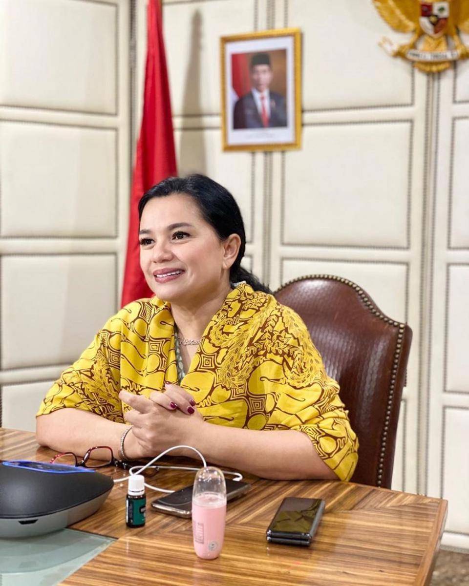 instagram.com/yanti.airlangga