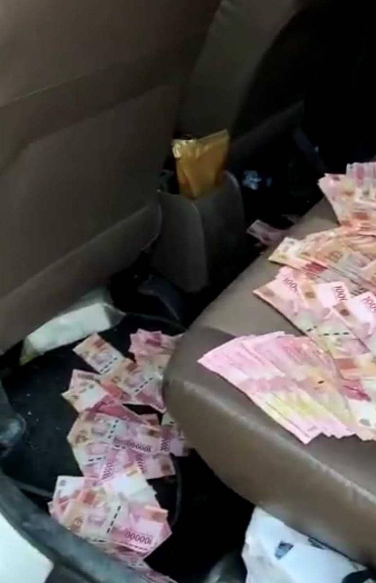 Potongan video isi uang di mobil. IDN Times/Zainul Arifin