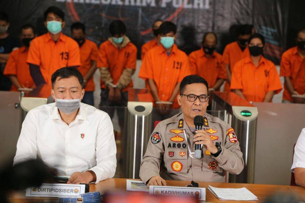 Sindikat Pembobol Rekening Bank Ditangkap Bareskrim Polri (Dok. Humas Polri)