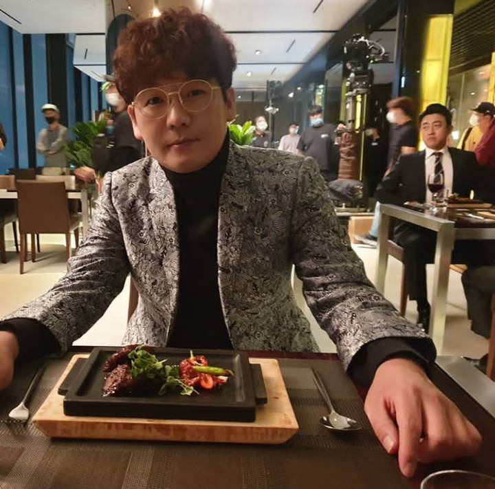 instagram.com/kim.kanghyun
