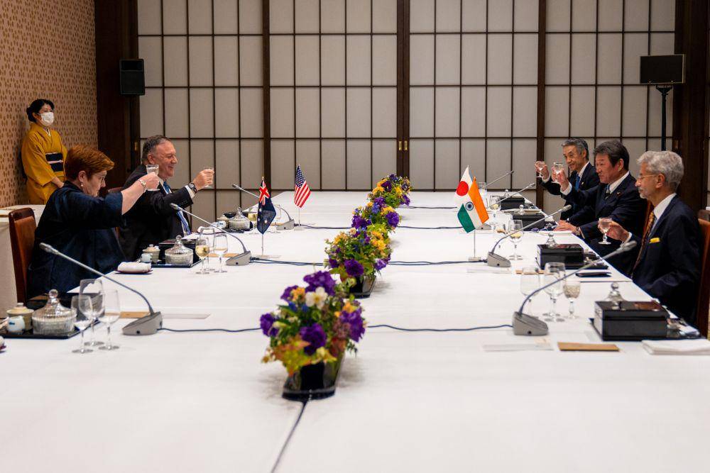 Pertemuan Sekretaris Negara, Michael Pompeo dengan Menteri Luar Negeri India, Australia dan Jepang. twitter.com/SecPompeo/