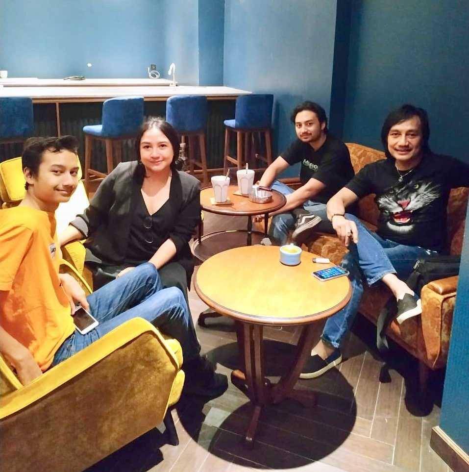 instagram.com/katonbagaskara