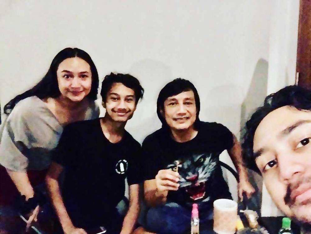 instagram.com/katonbagaskara