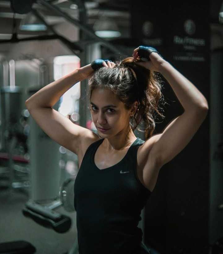 Rajin Olahraga, 10 Potret Body Goals Pevita Pearce di Usia 28 Tahun