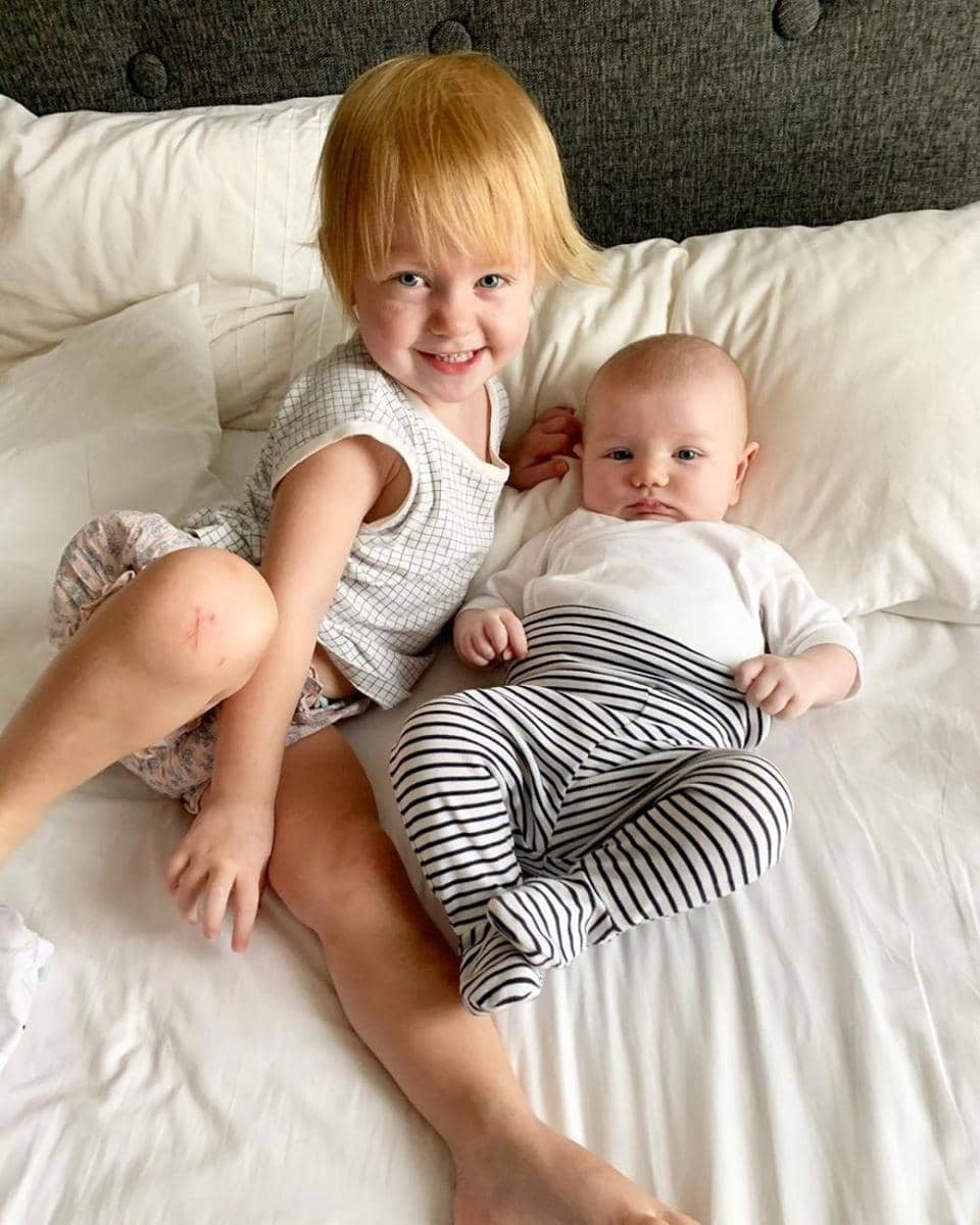 10 Potret Balita para Artis dengan Paras Bule Banget