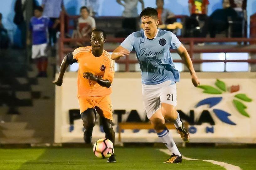 Artis Muda Naik Daun, 9 Potret Kece Kevin Kambey saat Bermain Bola