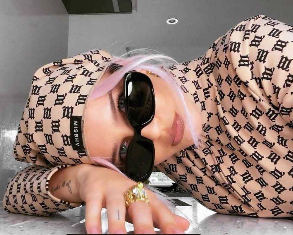 instagram.com/annemarie
