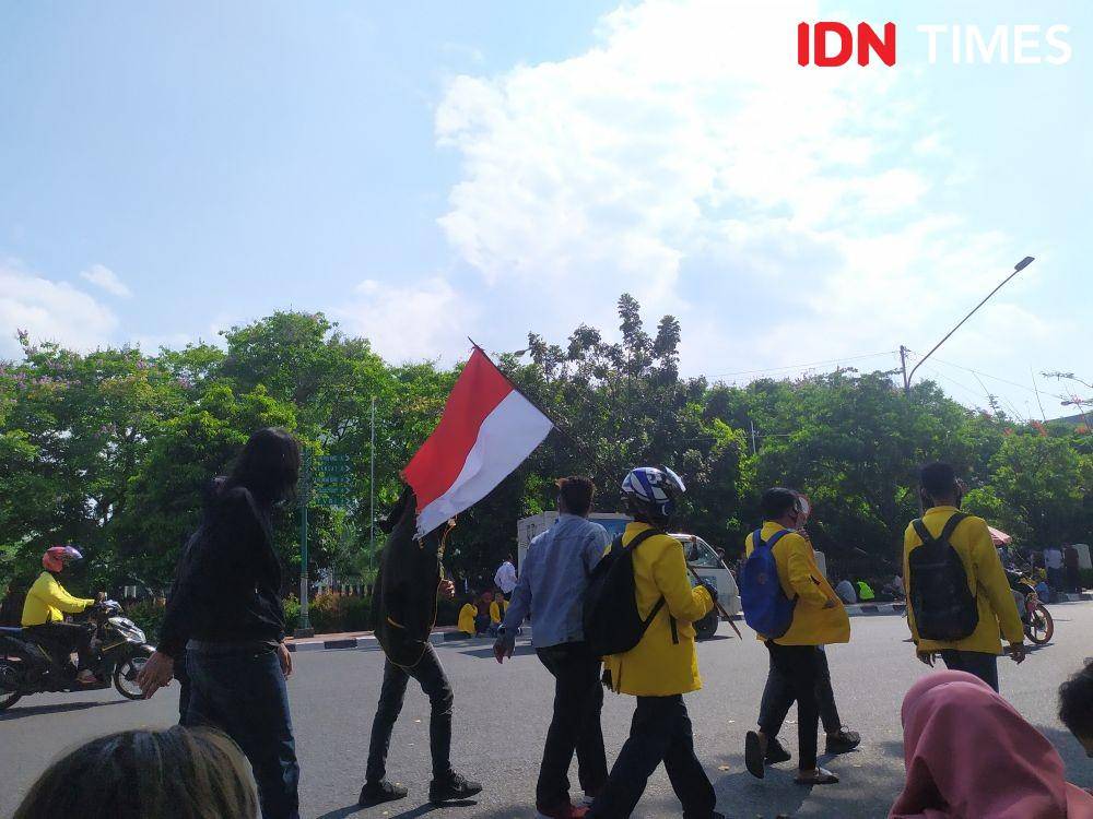 Aksi UU Cipta Kerja (IDN Times/Feny Maulia Agustin)