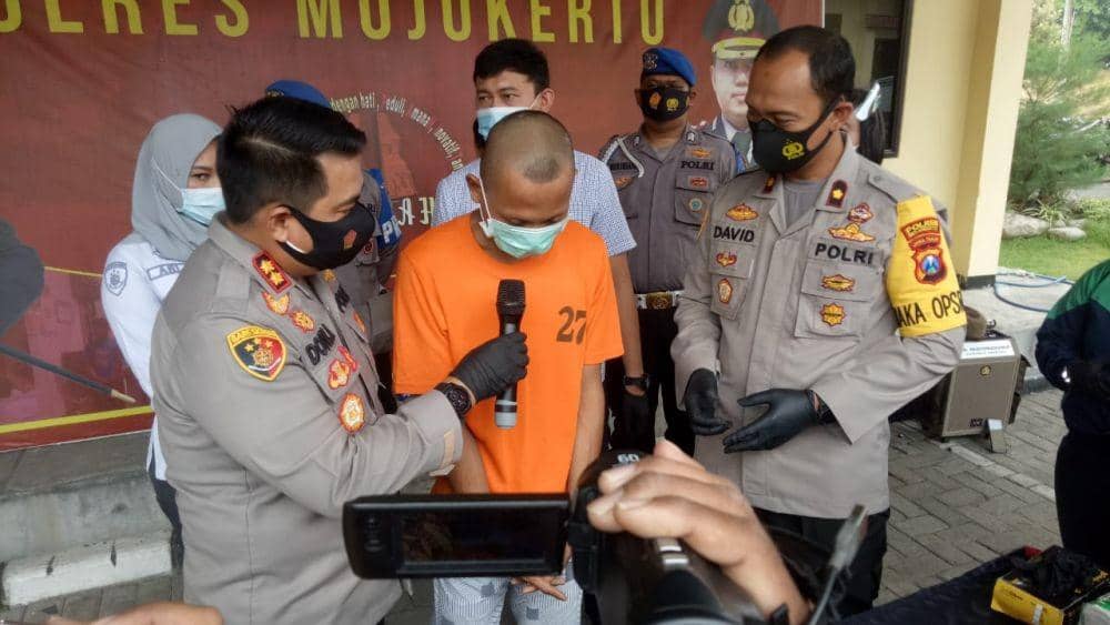 Pelaku di Mapolres Mojokerto. IDN Times/Istimewa