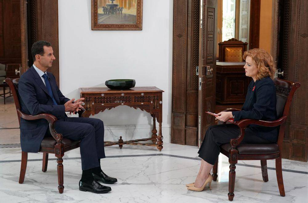 Presiden Assad dalam sebuah wawancara dengan Jurnalis dari Kementerian Pertahanan Rusia. twitter.com/Presidency_Sy